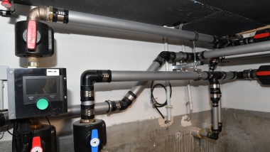 Die Heizungsanbindung mit dem Versorgungssystem Geberit FlowFit. Die Heizungsanbindung mit dem Versorgungssystem Geberit FlowFit.