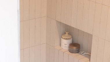 Integrierte Nischenablagebox in der Dusche