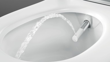 Das Geberit AquaClean Sela mit integrierter WhirlSpray-Duschtechnologie.