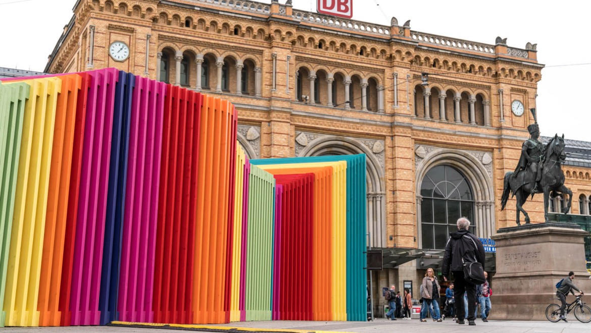 Darkos Werk „Abweg“ am Hauptbahnhof Hannover, 2018