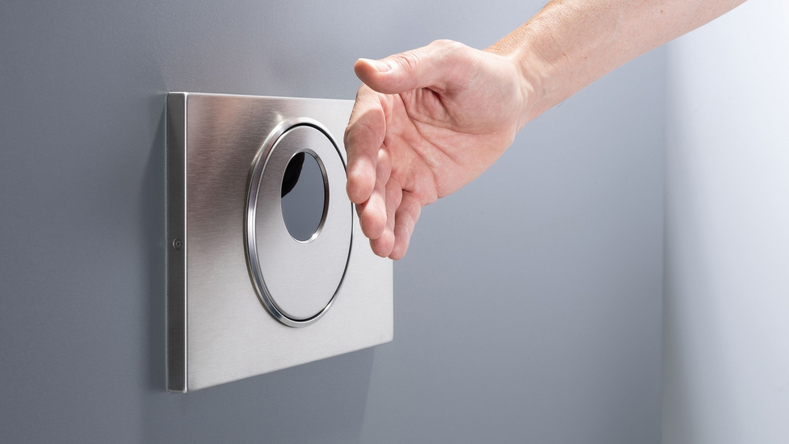 Berührungslose Geberit Sigma10 Round Betätigungsplatte Fernbetätigung mit Hand