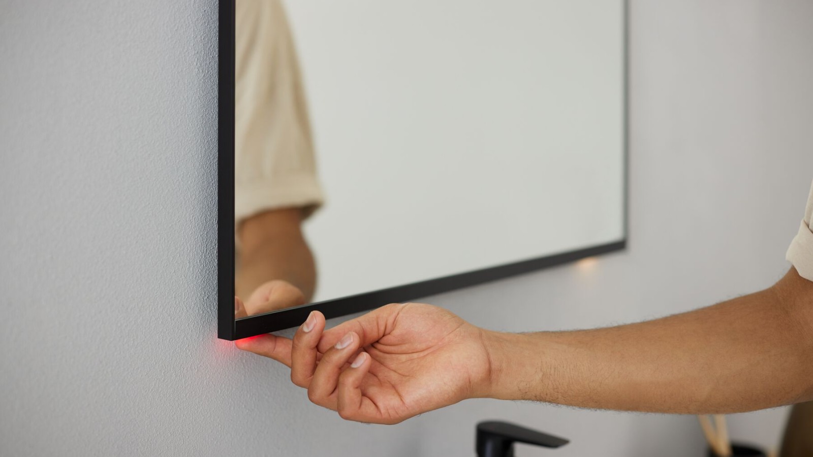 In matt schwarz erhältlich, der Option Spiegel Plus Square In matt schwarz erhältlich, der Option Spiegel Plus Square