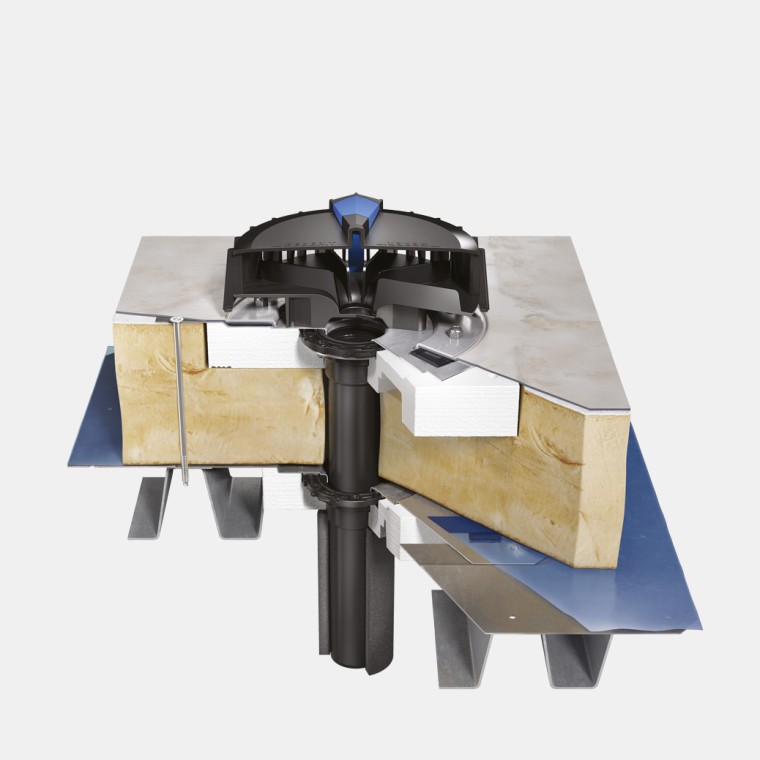 Verlegung von Geberit Pluvia auf einem Leichtbaudach, gedämmt mit Dachabdichtungsfolie und Dampfsperrenanschluss