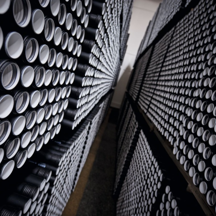 Gestapelte Silent-Pro Rohre Gestapelte Silent-Pro Rohre