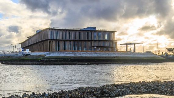 Das neu eröffnete Weltnaturerbe-Zentrum Wattenmeer (© Tjeerd Visser/WEC)