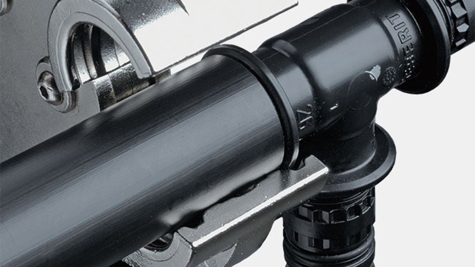 Die Pressbackenführung macht falsches Ansetzen bei Geberit Mepla nahezu unmöglich Die Pressbackenführung macht falsches Ansetzen bei Geberit Mepla nahezu unmöglich