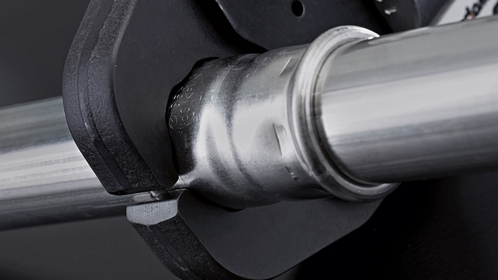 Pressbacken mit Mapress Rohr Pressbacken mit Mapress Rohr