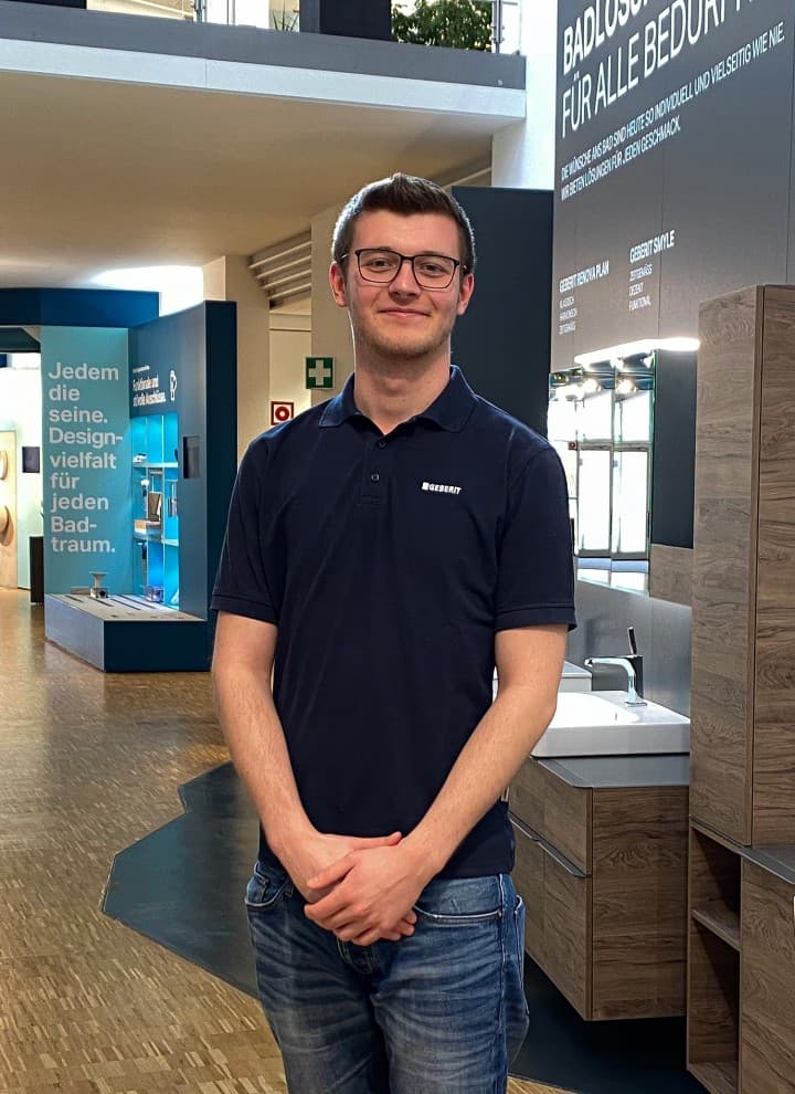Markus Fröhlich, Geberit Mitarbeitender: Erst Pflichtpraktikum, dann Bachelorarbeit & nun Festanstellung. Markus Fröhlich, Geberit Mitarbeitender: Erst Pflichtpraktikum, dann Bachelorarbeit & nun Festanstellung.
