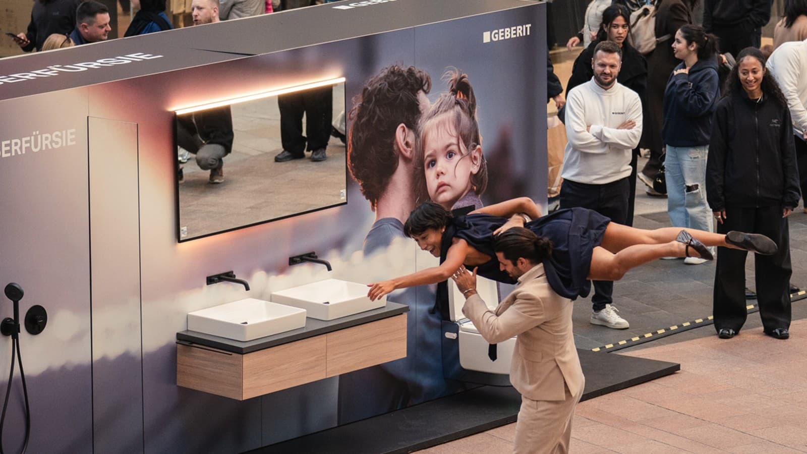 Tanzshow beim Geberit Pop-Up Event Tanzshow beim Geberit Pop-Up Event