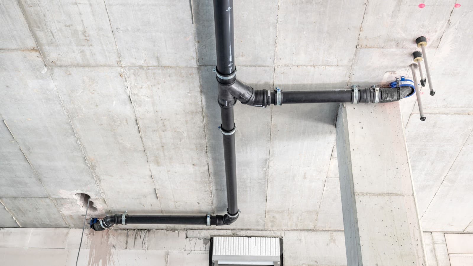 Weniger Rohrmeter durch den Verzicht von Umgehungsleitungen Weniger Rohrmeter durch den Verzicht von Umgehungsleitungen