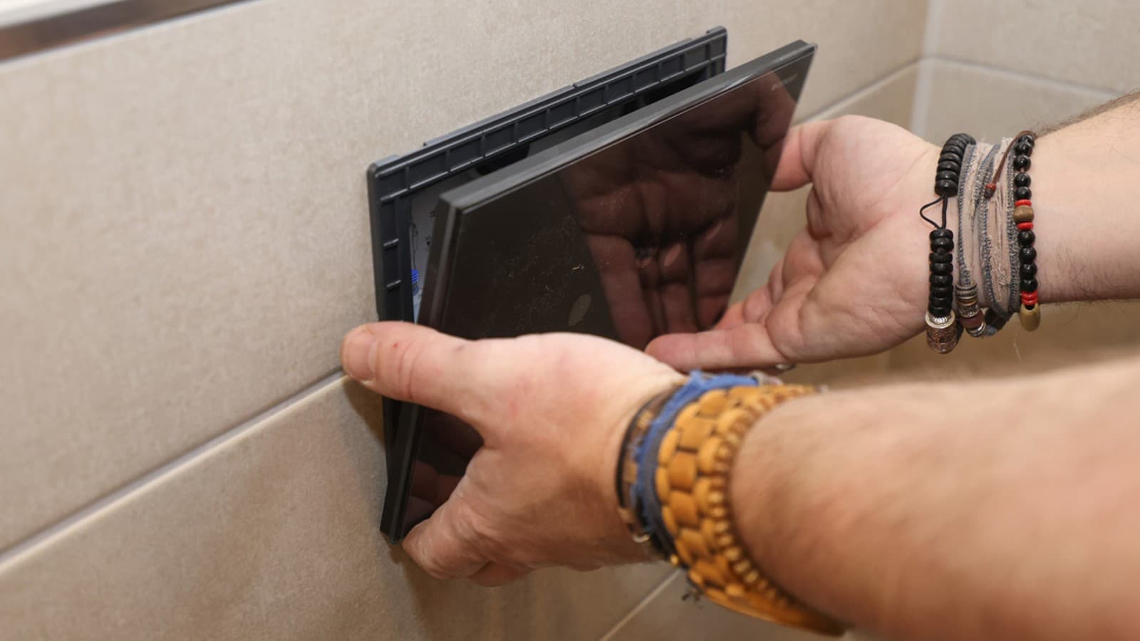 Betätigungsplatte Geberit Sigma80 im Hotel Rosenhof Betätigungsplatte Geberit Sigma80 im Hotel Rosenhof