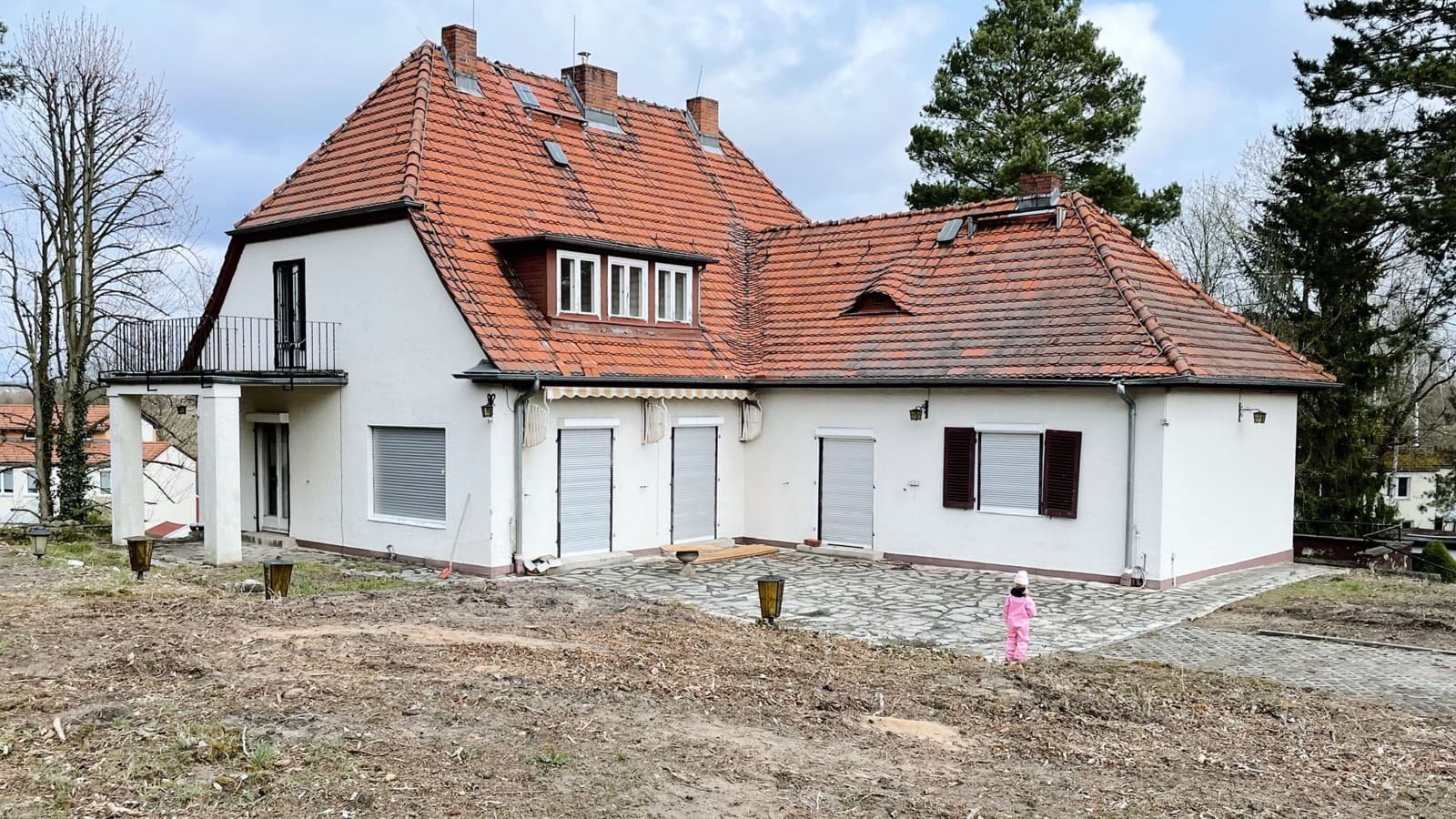 Das 100 Jahre alte Haus Bergheim Berlin zum Zeitpunkt des Kaufs. Das 100 Jahre alte Haus Bergheim Berlin zum Zeitpunkt des Kaufs.