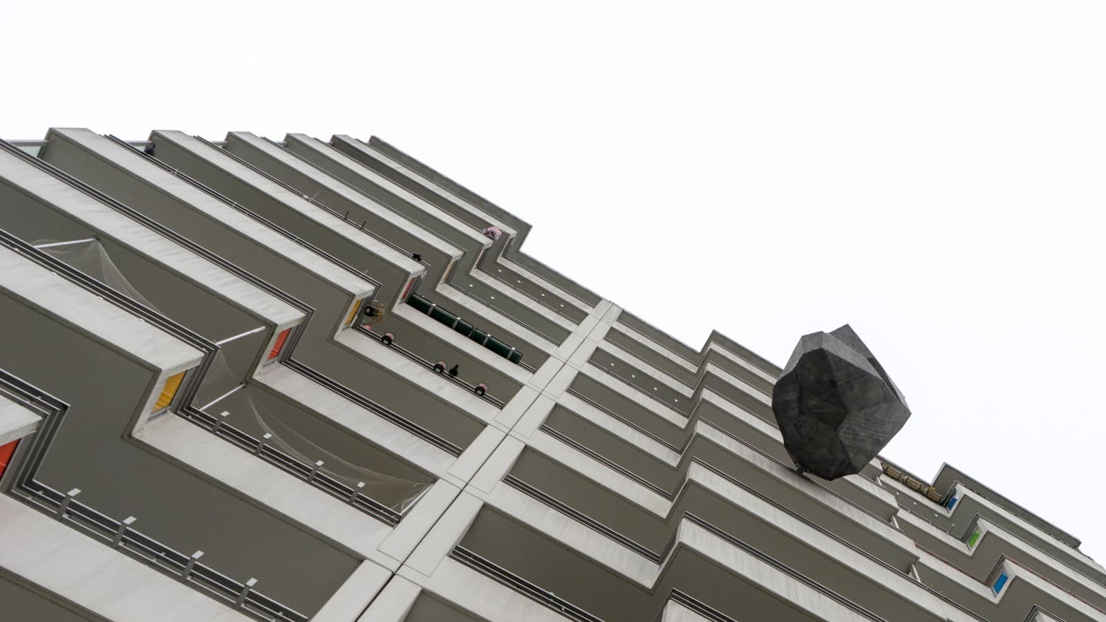 "Wurf IV" Marzahner Promenade von Candy Lenk (© Studio Candy Lenk Berlin in Kooperation mit Anna Borgmann) "Wurf IV" Marzahner Promenade von Candy Lenk (© Studio Candy Lenk Berlin in Kooperation mit Anna Borgmann)