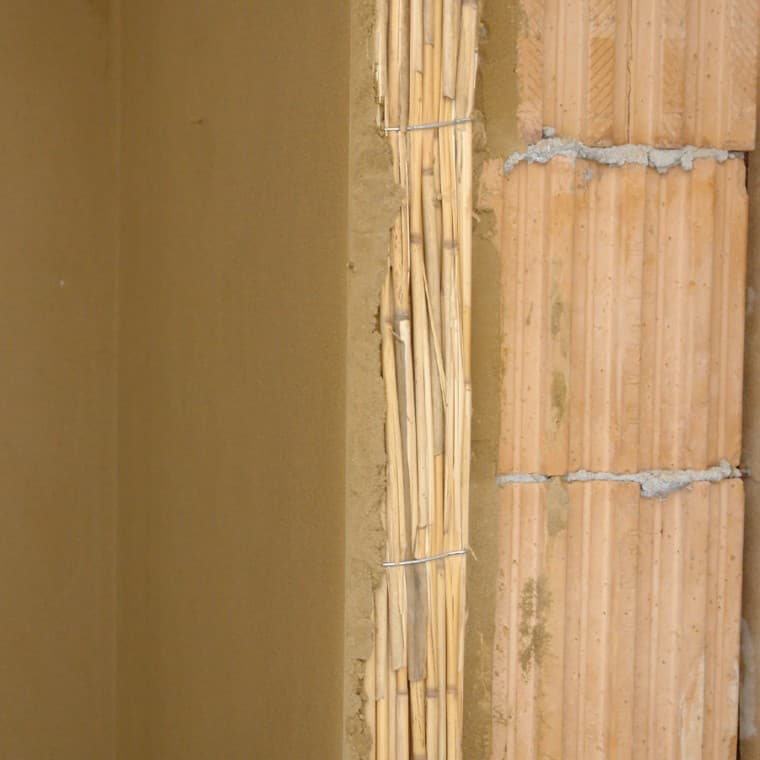 Reet hinter Wandputz Reet hinter Wandputz