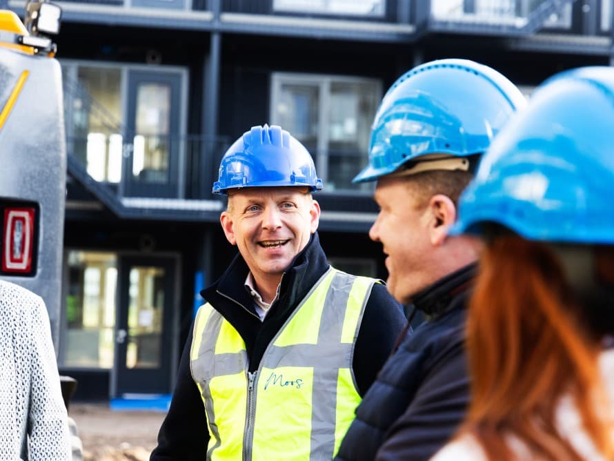 Umweltingenieur und Unternehmer Michel Baars setzt das modulare Bauen und die Kreislaufwirtschaft im Bauwesen in die Praxis um (© Fotostudio Gerard-Jan Vlekke/Fotovak BV)