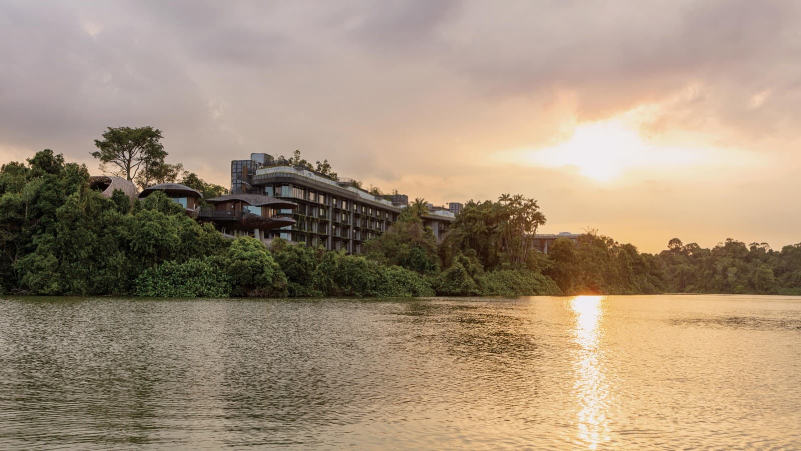 Teil des Resorts ist auch ein fünfstöckiges Gebäude (© Banyan Tree)
